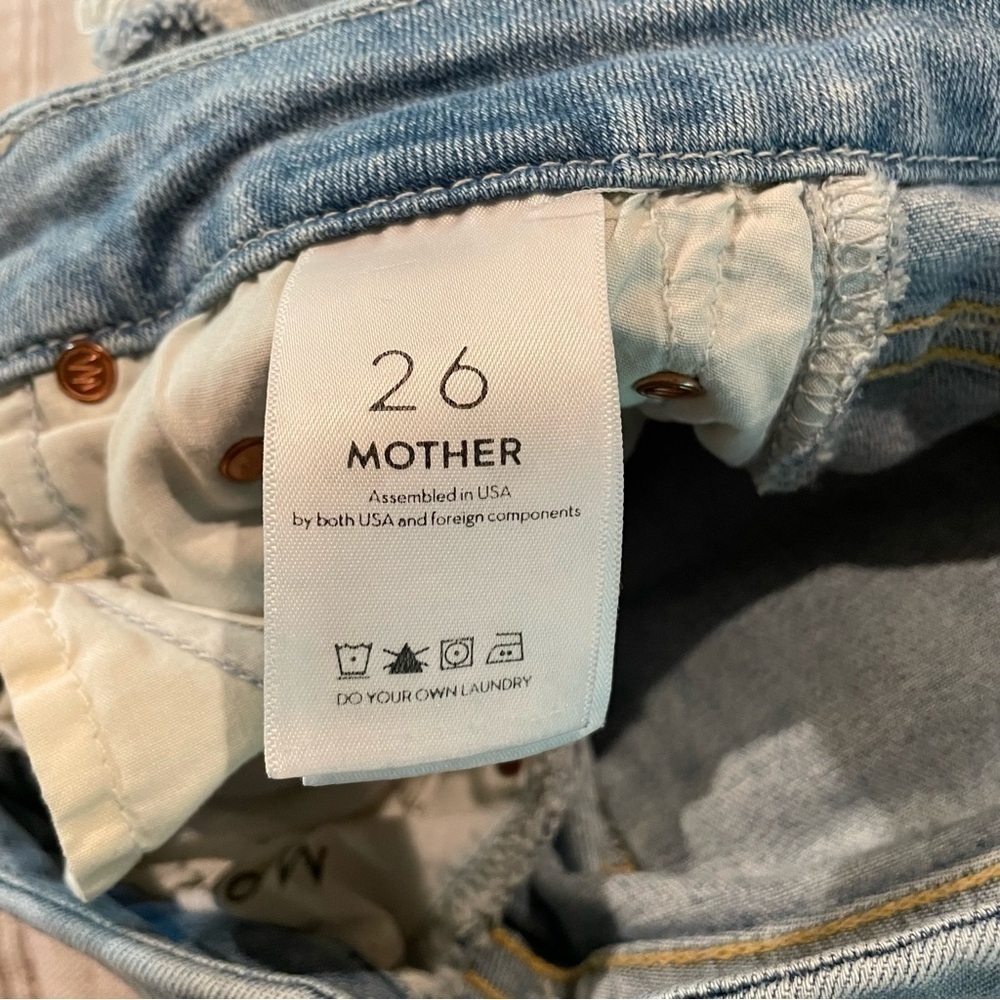 MOTHER The Looker Ankle Fray Jeans in Written In The Sand Distressed 26 - Picture 8 of 13